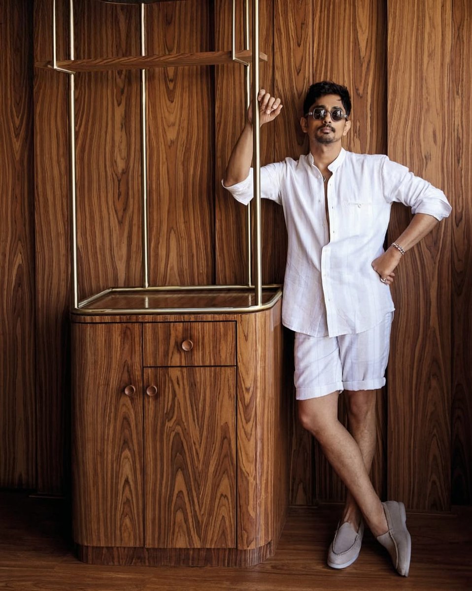 HiFiTalkies's tweet image. #Siddharth is officially going global! From his early days in &apos;Boys&apos; to now leading an international series for @Netflix, his journey is incredible. 👌🏻 

#UnaccustomedEarth
Shooting has officially begun in New York. 🤝