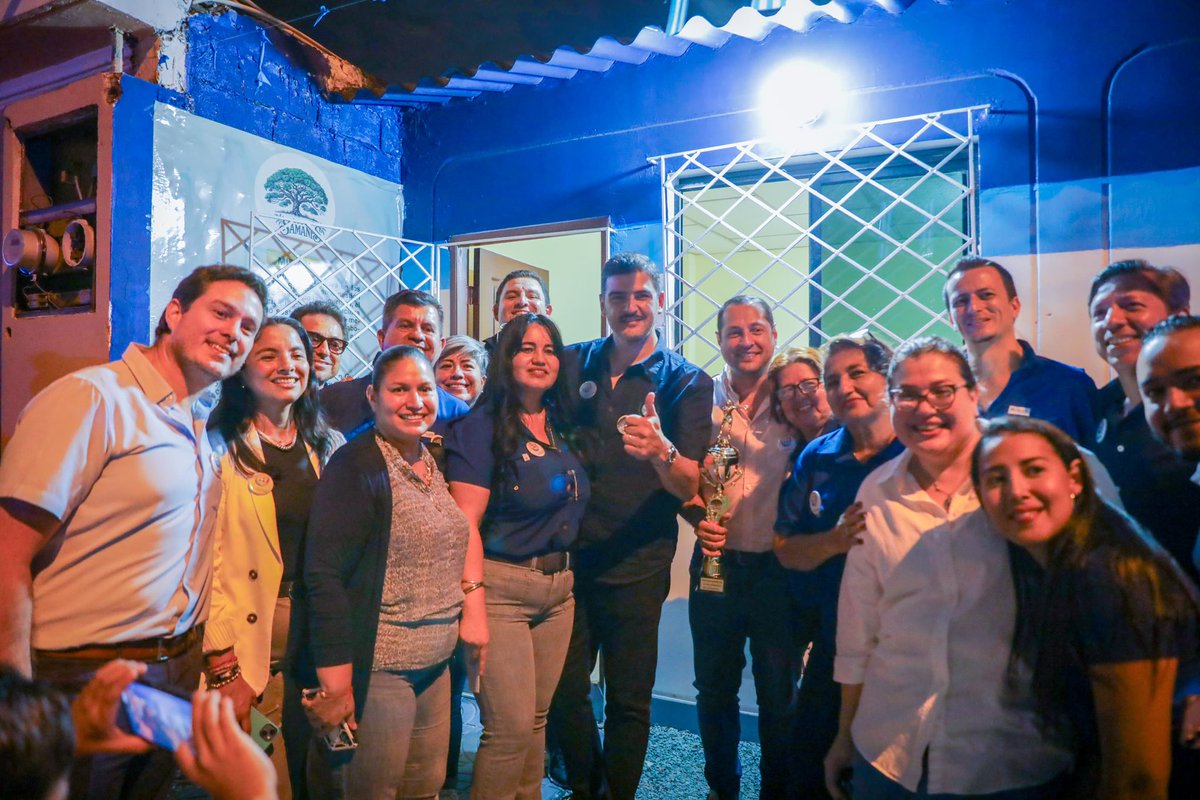 Elgransamanes_1's tweet photo. Cuando todo lo que sueñas se cumple sientes la felicidad y hoy eso sentimos toda la comunidad tener la presencia de nuestro querido alcalde @aquilesalvarez  y  su plana mayor nuestra amiga y guia de samanes @emilene_aguayo asi como @alexanchundia y @FernandCornejoV  GRACIAS https://t.co/KydbLIMKSR