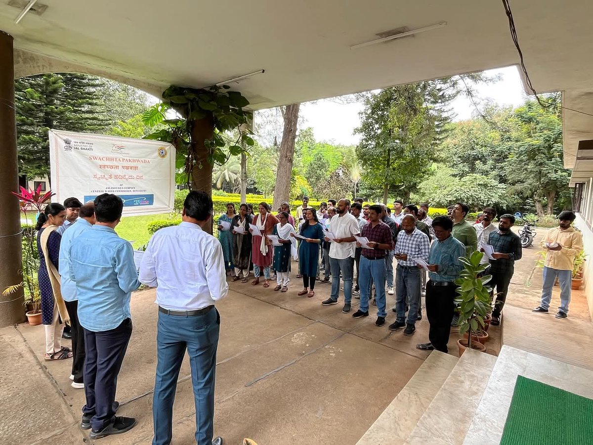 BangaloreCwc's tweet image. In pursuance of MK Gandhi’s vision of Clean &amp;amp; Developed India observed the Swachhta Pledge on 17.09.2025.Under the guidance of  CE, MSO,CWC,Bengaluru,all officers &amp;amp; staff solemnly took the pledge to uphold cleanliness &amp;amp; reiterated towards the realization of Swachh Bharat Mission.