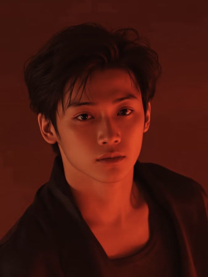 얼굴이 미친것같음
걍 살려주세요