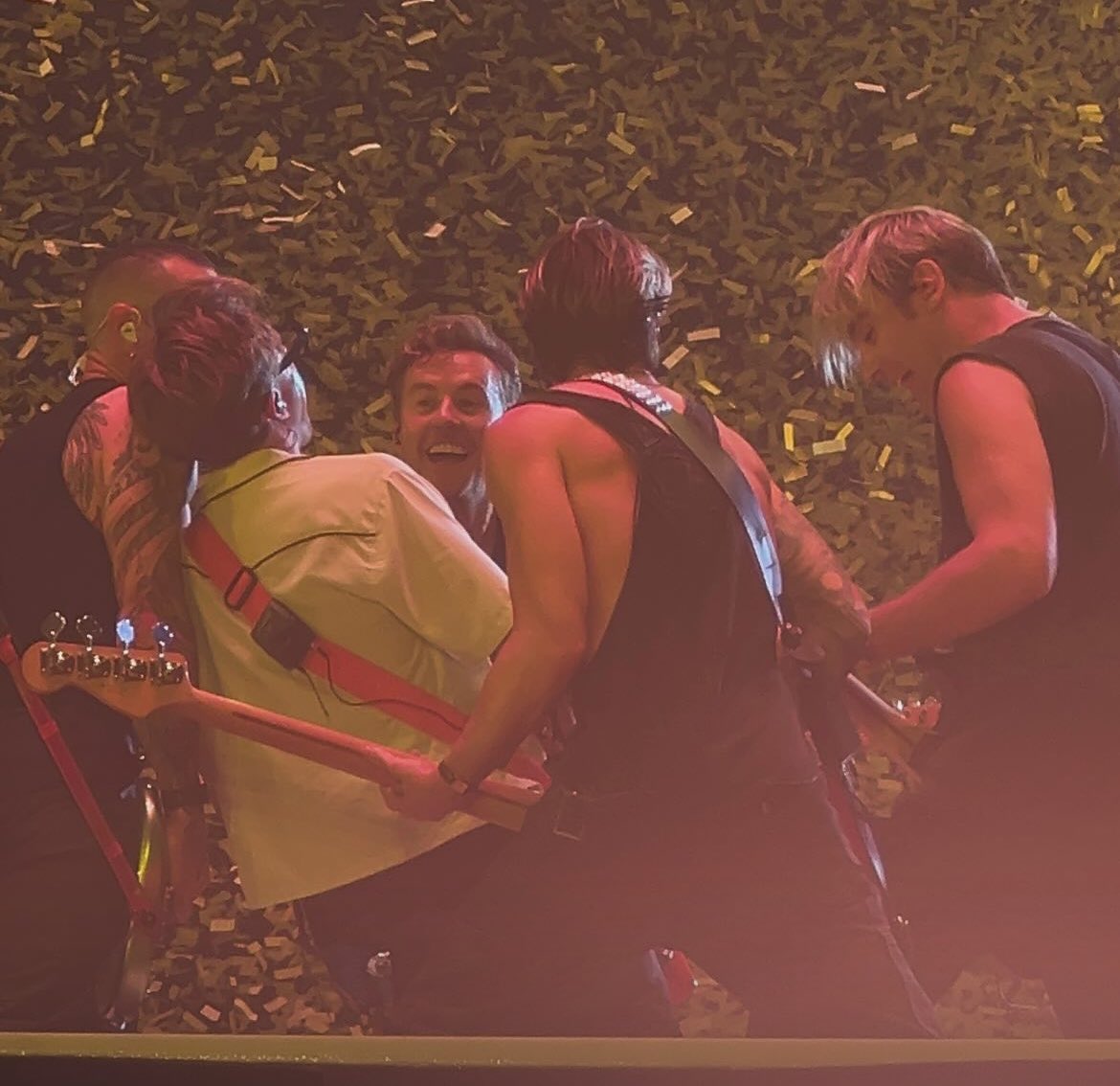 dwydkatie's tweet image. night one 😭😭😭