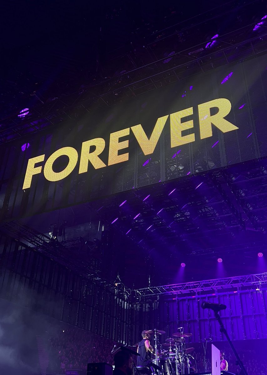 dwydkatie's tweet image. night one 😭😭😭