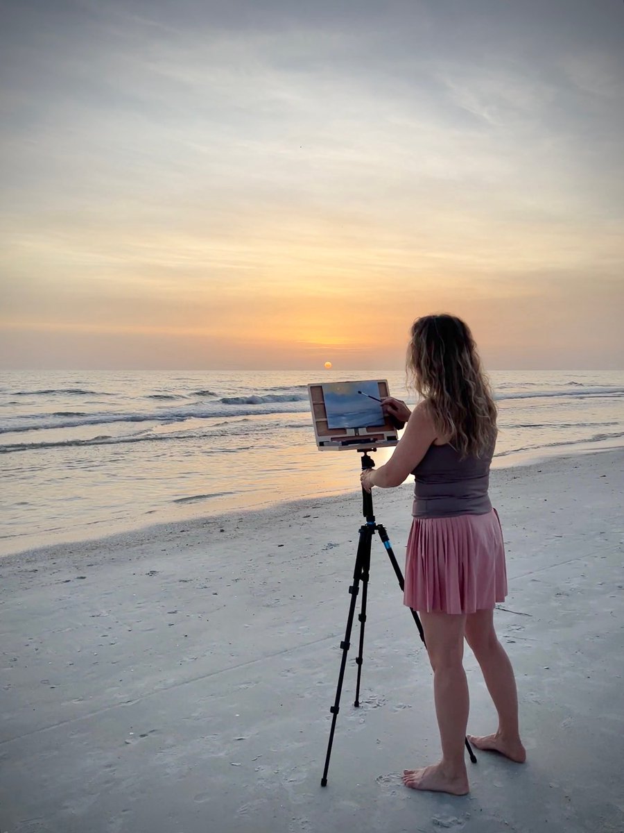 Only 100 days left till Christmas? Perfect time to see my small plein air paintings from last summer in my Etsy shop EvaVolfSeascapes.etsy.com and find something that will keep you and your loved ones warm and inspired over the winter. 🧡☀️🌊