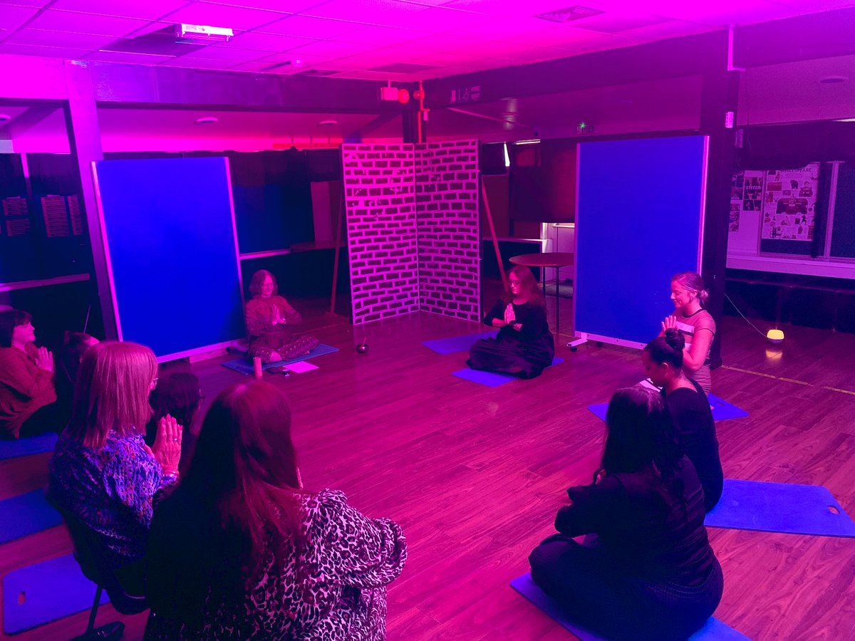 BalaamWood's tweet photo. Prioritising our people 🌿✨ Our early closure allowed our team members to prepare for a busy evening, whether that adding a few final touches to rooms, or taking a mindful moment 💜 #StaffWellbeing #PositiveVibes #MiniReset https://t.co/kukmkzuJ8Q