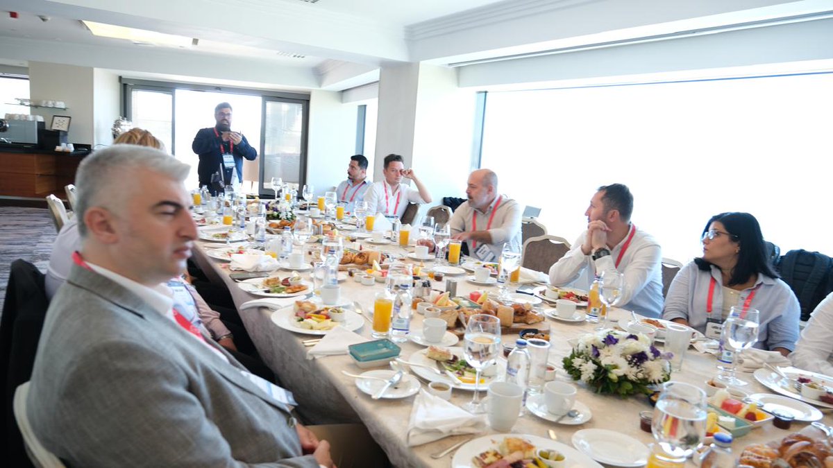 SplashBI's tweet image. What a powerful roundtable in Istanbul! 
Finance &amp;amp; IT leaders saw how Oracle users in Turkey are simplifying reporting with GL Connect, SQL Connect &amp;amp; SplashAI. Live demos + peer insights = real impact. Thanks to all who joined!

#GLConnect #SQLConnect #AI #SplashBI #OracleEBS