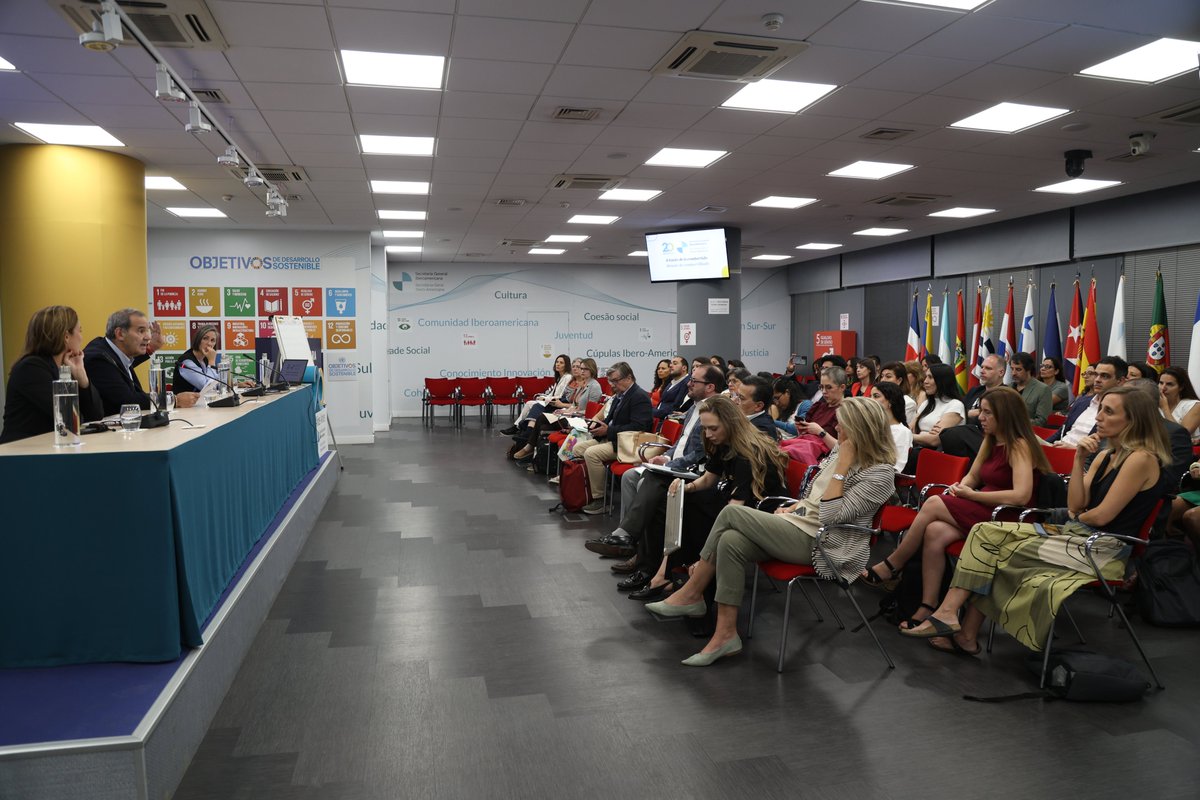 SEGIBdigital's tweet photo. 💼 Hoy realizamos en la sede de la #SEGIB el Taller sobre no discriminación en la Cooperación Iberoamericana, con la participación del #SGI Andrés Allamand, de la Secretaria para la Cooperación, @LorenaLariosR y el Secretario Adjunto, José Frederico Ludovice, junto a las representaciones de Programas, Iniciativas y Proyectos Adscritos.

🗣️ Durante la jornada el #SGI destacó:

👉 La discriminación limita la dignidad humana y niega oportunidades.
👉 Combatirla no es solo una cuestión ética, también de eficacia: ningún programa de cooperación es exitoso si excluye a quienes han sido históricamente marginados.