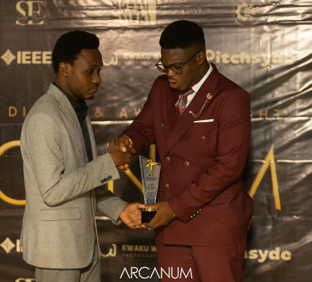 compengKNUST's tweet image. 🎖️𝟐𝟎𝟐𝟓 𝐀𝐂𝐄𝐒 𝐄𝐱𝐜𝐞𝐥𝐥𝐞𝐧𝐜𝐞 𝐀𝐰𝐚𝐫𝐝𝐬 – 𝐀𝐫𝐜𝐚𝐧𝐢𝐮𝐦 𝐍𝐢𝐠𝐡𝐭

At this year’s Arcanium Dinner, we celebrated the students who made ACES proud.

Well done, engineers. The bar has been set.