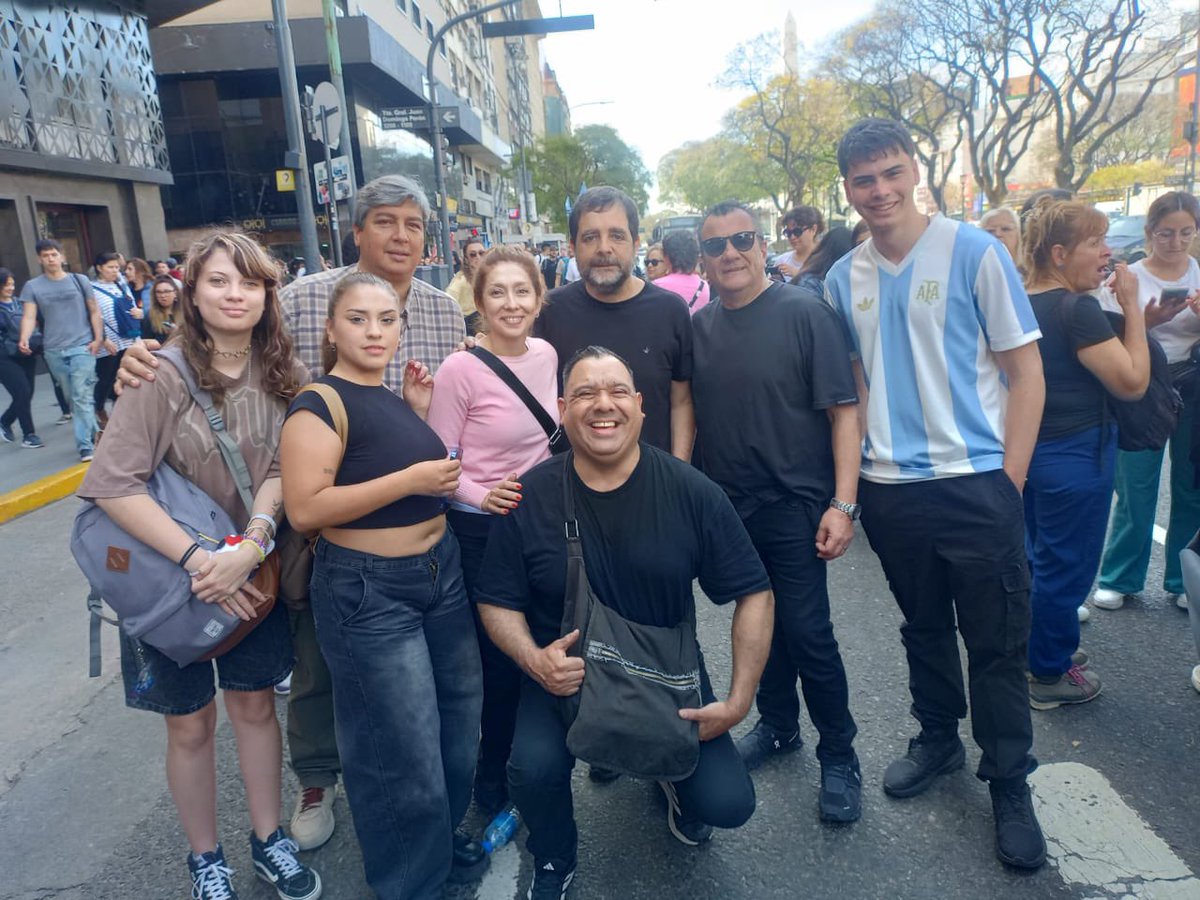 Desde San Martín marchamos por la salud y la educación del pueblo argentino, junto miles de argentinos y argentinas en todo el país nos unimos en su defensa 🇦🇷❤️

NO A LOS VETOS DE MILEI.

<a href="/gkatopodis/">Gabriel Katopodis</a> <a href="/fmoreiraok/">Fernando Moreira</a> <a href="/DiegoPerrella/">Diego Perrella</a> <a href="/rditale/">Romina Ditale</a> 

  #NoAlVeto