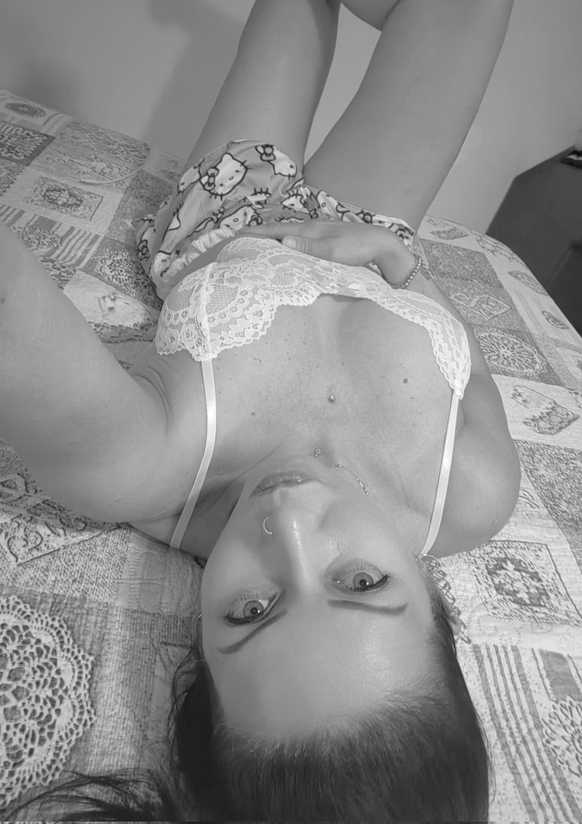 Se vuoi una vita da Sogno.....
DORMÍ 😁😂😂😉
Buona Notte a tutti 😴 🤗 💤