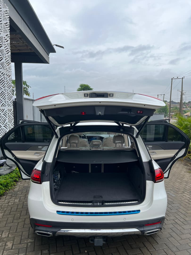 PreacherXo's tweet photo. Available now Toks 2020 MB GLE 450 4matic, comfort, thrill, feral and aggressive performanc in one package, going for 107million naira https://t.co/OXvlTsAM0X
