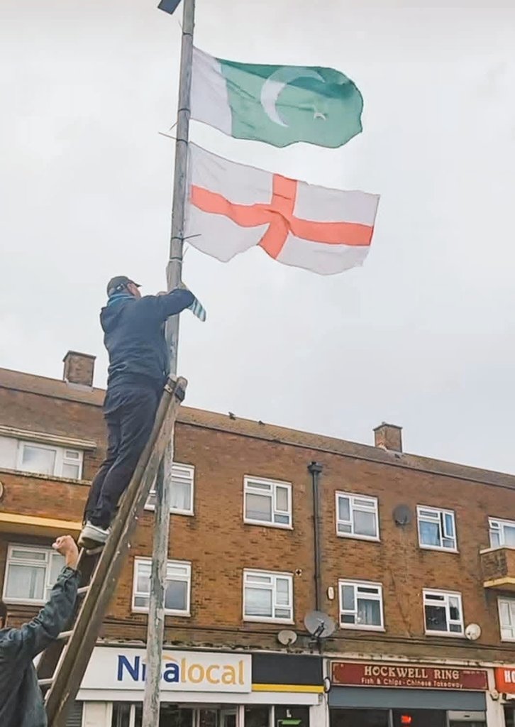 MaxCoreDarts's tweet image. Jeez. Some people now putting the Bradford flag above St George