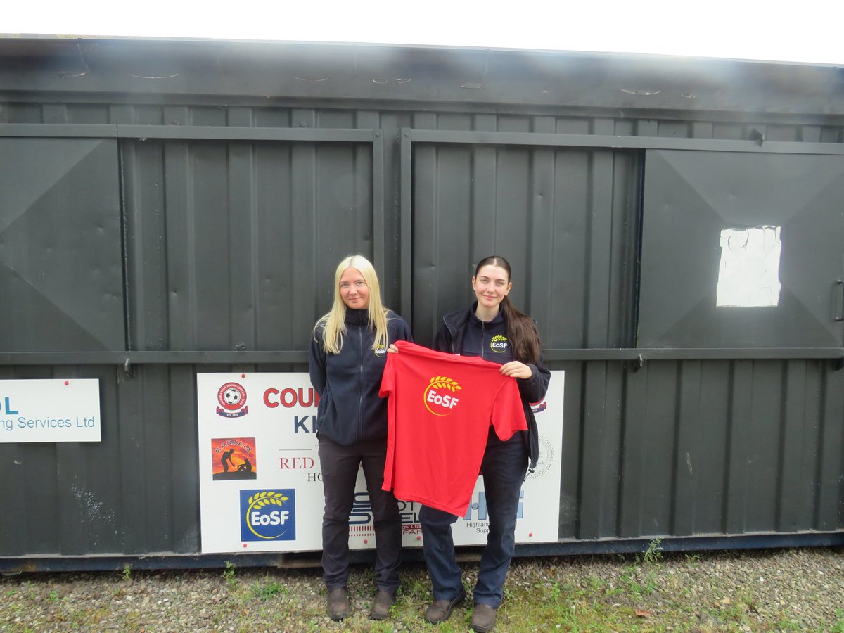We would like to thank our sponsor East of Scotland Farmers for sponsoring our warm up tops. In the above photo you can see Emma Ritchie and Jenna Howat pictured with the sponsored top 🔴⚫️🔴