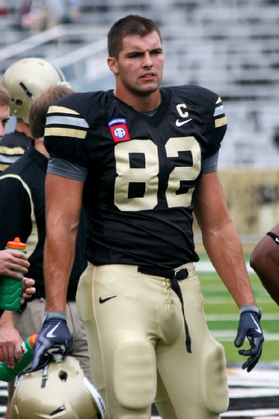 boninsportscard's tweet image. Who is your favorite player to play college ball at the United States Military Academy? I&apos;ll start. Mine is Alejandro Villanueva. After fulfilling his commitment with the Army, he went on to play in NFL for the Pittsburgh Steelers. Who is yours?
#favoriteplayer…