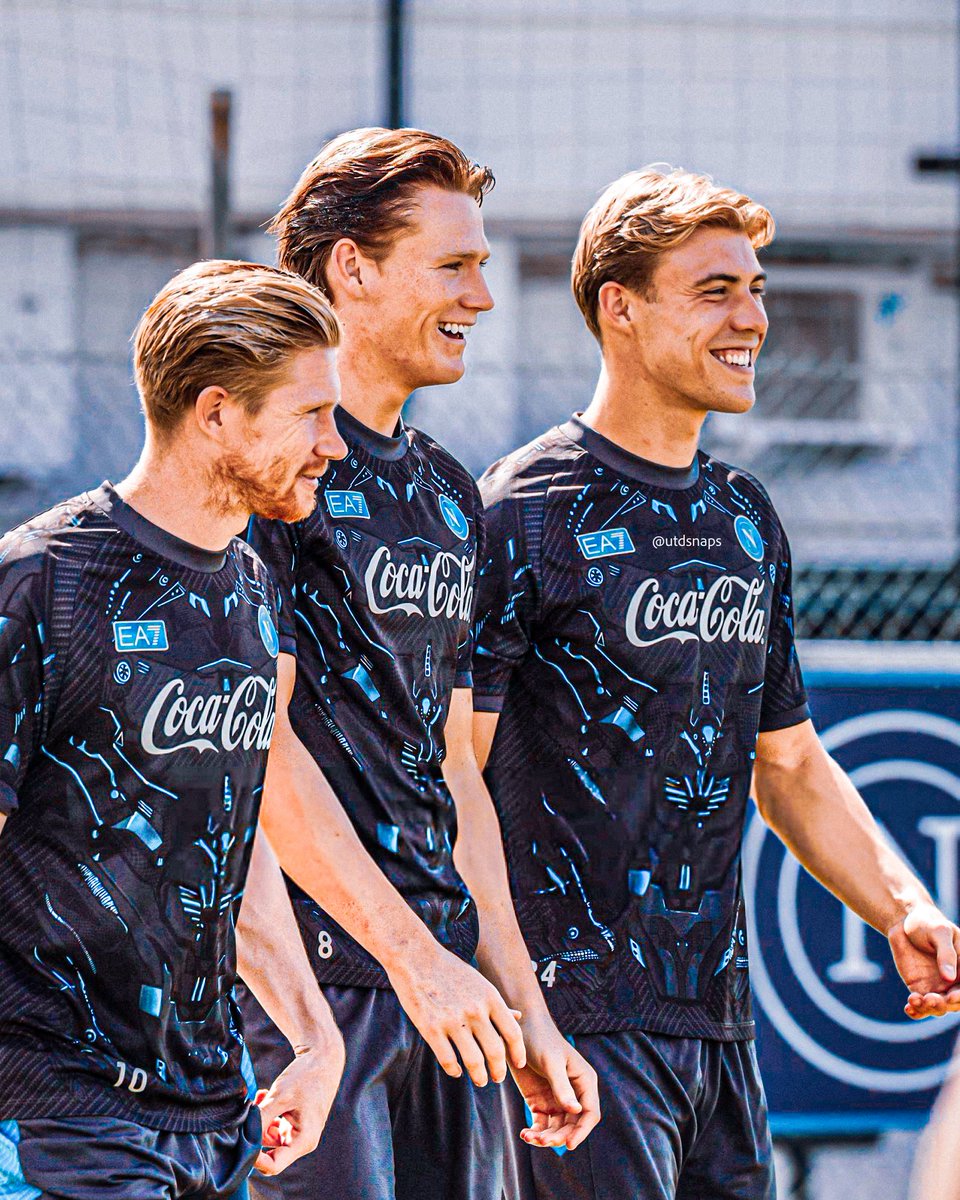 Who would have believed KDB, McTominay &amp; Hojlund would be on the same team one day? Damn.
