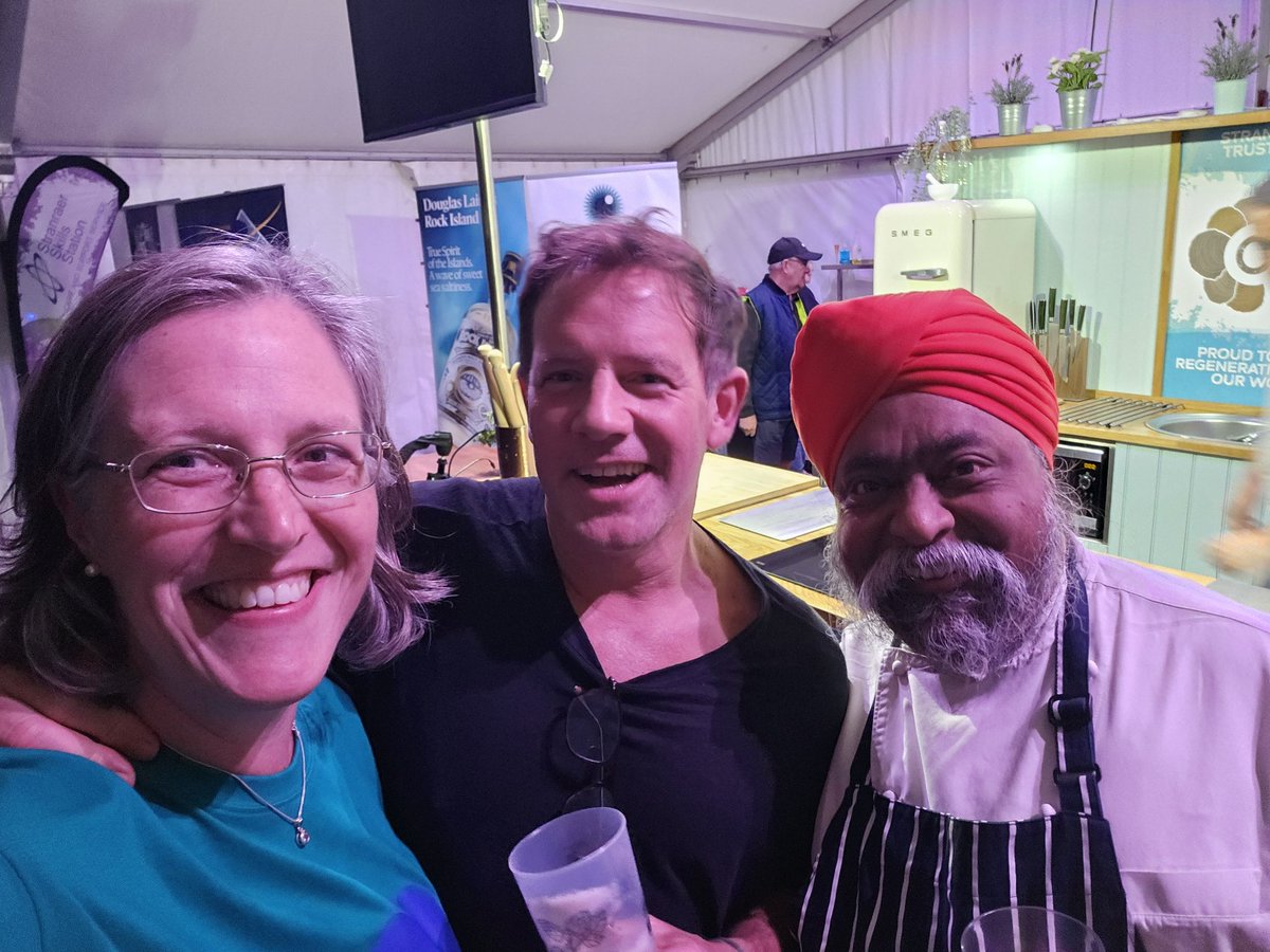 Fantastic weekend at <a href="/StranraerOyster/">Stranraer Oyster Festival</a> with <a href="/matt_tebbutt/">Matt Tebbutt</a> and <a href="/McTSingh/">Tony Singh MBE</a>. Any suggestions for celebrity chef 2026? I'll start with <a href="/jamesmartinchef/">James Martin</a> please 🦪🥂🙏