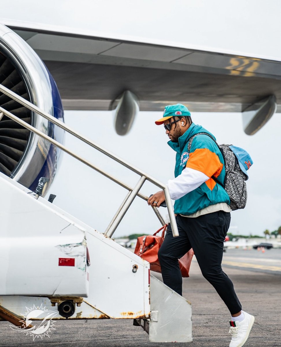 FinsXtra's tweet photo. QB1. 🥶 (@MiamiDolphins) #PhinsUp https://t.co/XhkrfRodrP