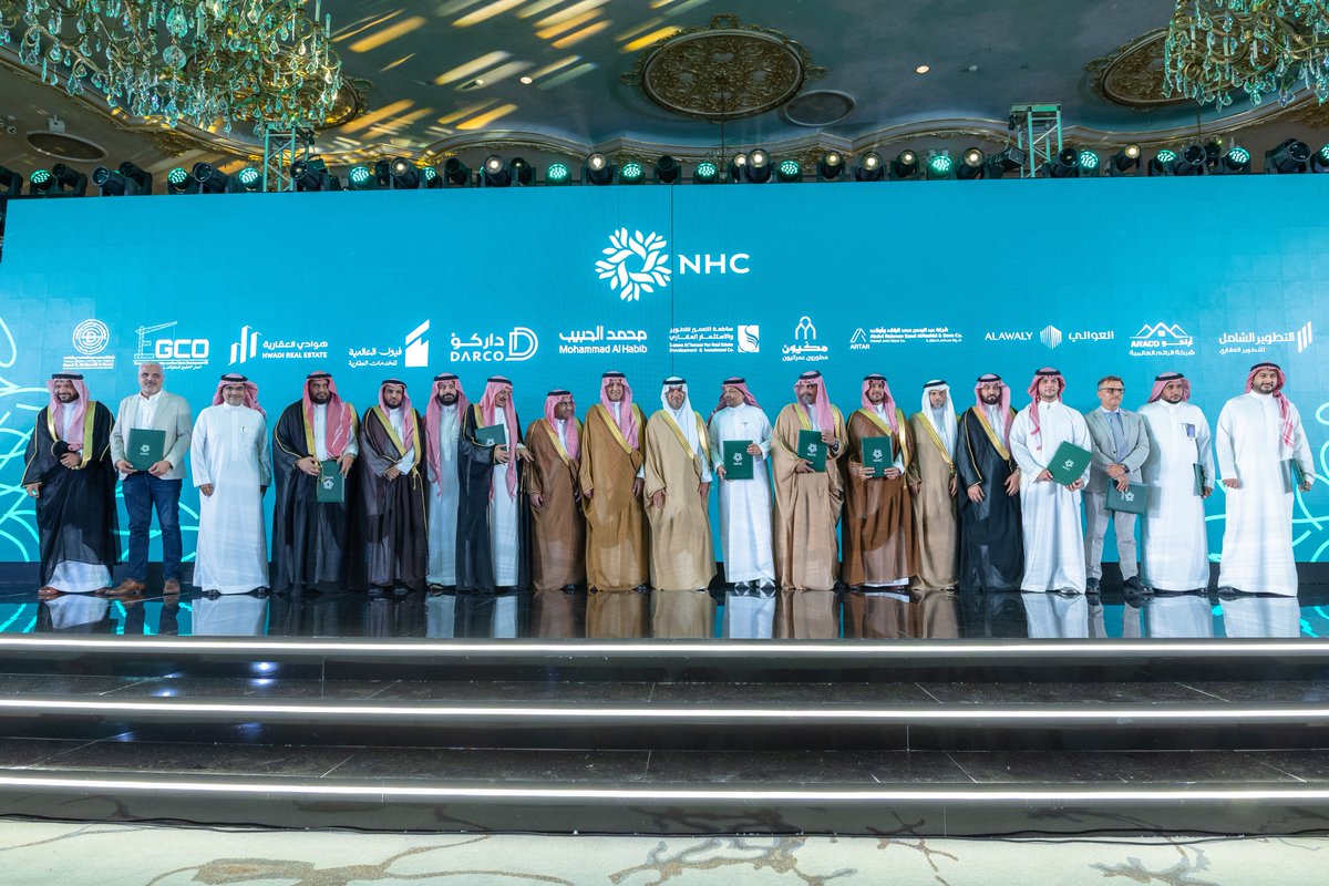 محمد البطي (@mohammad_albuty) on Twitter photo وجهتان عمرانيتان عصريتان في جدة العريقة.🏝️
برعاية كريمة من صاحب السمو الملكي الأمير خالد الفيصل مستشار خادم الحرمين الشريفين أمير منطقة مكة المكرمة، أطلق معالي وزير البلديات والإسكان الأستاذ <a href="/majedhogail/">ماجد الحقيل</a> اليوم #وجهة_الوريف و #جدة_هايتس التي تعد أحدث وجهاتنا، حيث تقدمان أكثر من وجهتان عمرانيتان عصريتان في جدة العريقة.🏝️
برعاية كريمة من صاحب السمو الملكي الأمير خالد الفيصل مستشار خادم الحرمين الشريفين أمير منطقة مكة المكرمة، أطلق معالي وزير البلديات والإسكان الأستاذ <a href="/majedhogail/">ماجد الحقيل</a> اليوم #وجهة_الوريف و #جدة_هايتس التي تعد أحدث وجهاتنا، حيث تقدمان أكثر من