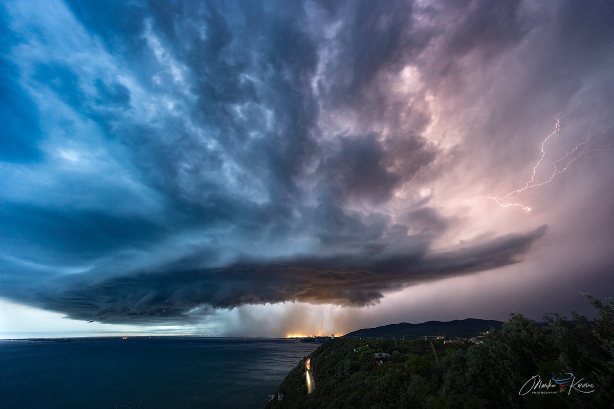The first view of the supercell last night, at the time she went absolutely crazy after entering the gulf. The lightning activity was high, with a beaver tail building into a rapidly developing wall cloud. The spin was insane! Sept 16th, 2025.