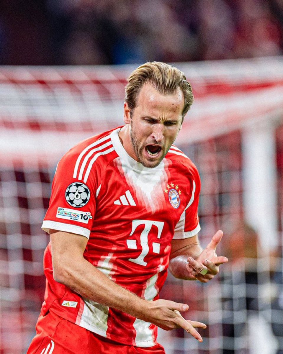 You know what‘s ridiculous about Harry Kane? 

He‘s a CB, fullback, DM, playmaker, winger, striker all at once and yet doesn‘t forget his main task -&gt; scoring goals. This is an all timer.