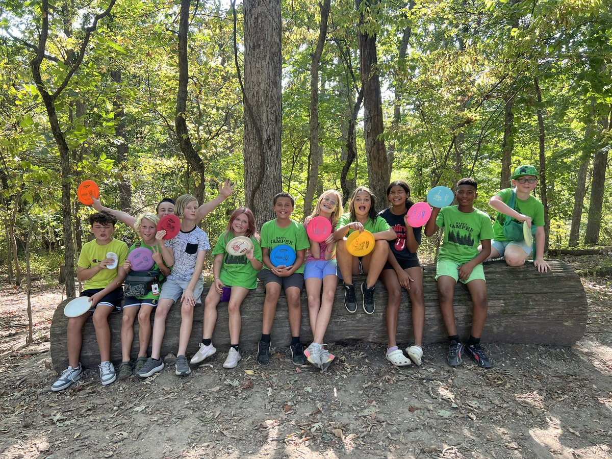 SCEMrsLowder's tweet photo. Fun at Disc Golf #SCESoars @SCELoness https://t.co/Kn4WRmrskf