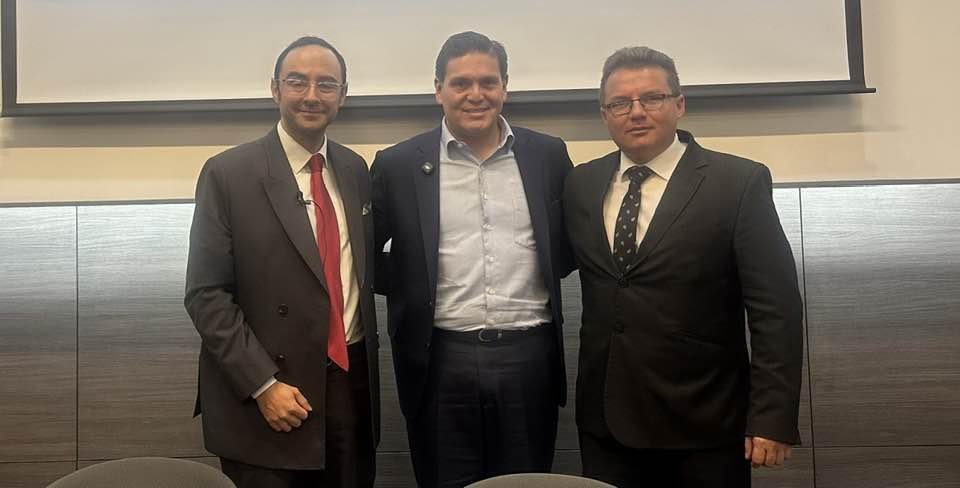 Hoy con <a href="/PinzonBueno/">Juan Carlos Pinzón Bueno</a> en la Universidad Sergio Arboleda