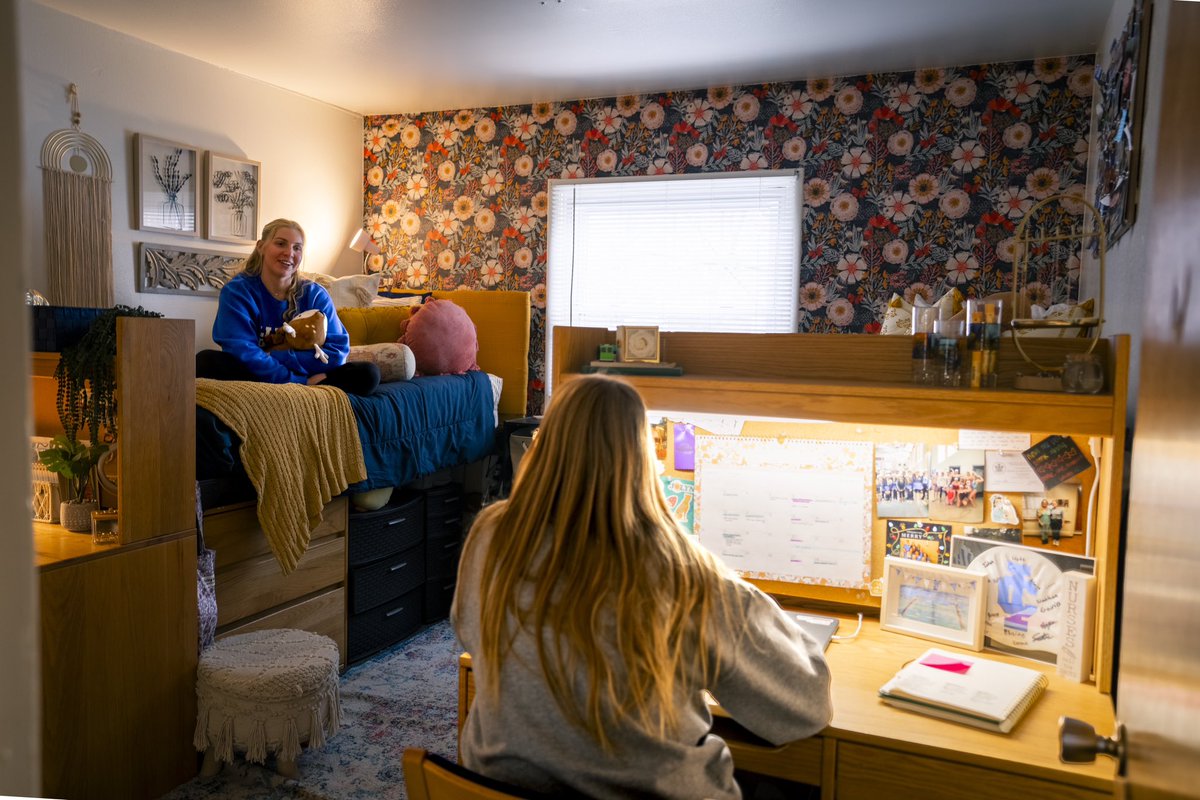 ictrueblue's tweet photo. 🏡 Welcome to College Avenue Apartments, IC’s on-campus apartments designed for juniors and seniors. Choose from one or two bedroom layouts, each with fully furnished bedrooms plus living and dining room essentials. #LifeAtIC #IllinoisCollege #DormTour https://t.co/ERw1uO6Lk3