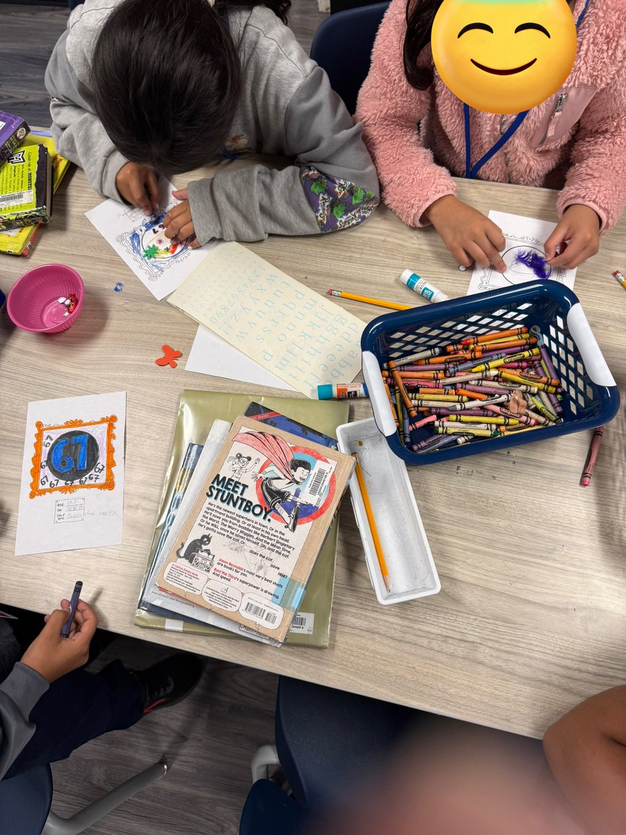 SMCLAbookden's tweet image. Making our mark for #DotDayLibrary #InternationalDotDay using Mixed Media @SMCLAbookden @CREWatDISD @DISD_Libraries @ProjectReadDISD @LauraRubioGarza @RubyGarzaDISD @Steps2Samuell