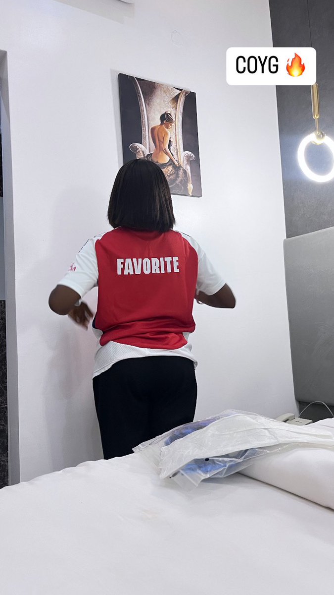 Me just chilling in my Arsenal jersey, watching Chelsea enter Champions League only to dey chop 3 goals like snacks 🤣🤣. Disgrace mode activated!
#UCL #Chelsea #Arsenal #COYG #EPLBanter #ChampionsLeague #FootballTwitter #COYG #Arsenal #Chelsea #UCL #UCLToday