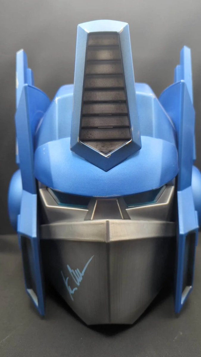 Autographs_Plus's tweet photo. Fans of Transformers: we have new authenticated autographs of Peter Cullen in stock this week!
Find these in person or online at https://t.co/btXakt5cOx! https://t.co/529MBk5T7g
