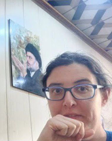 فاتتني لو مقشمرهم مثلج ومصلي الجمعة 

يله على الجايات 😂😂😂
#إليزابيث_تسوركوف 
#مشاركون_بأمر_المرجعية 
لا #مقاطعوون 
#الماء_منبع_الحياة