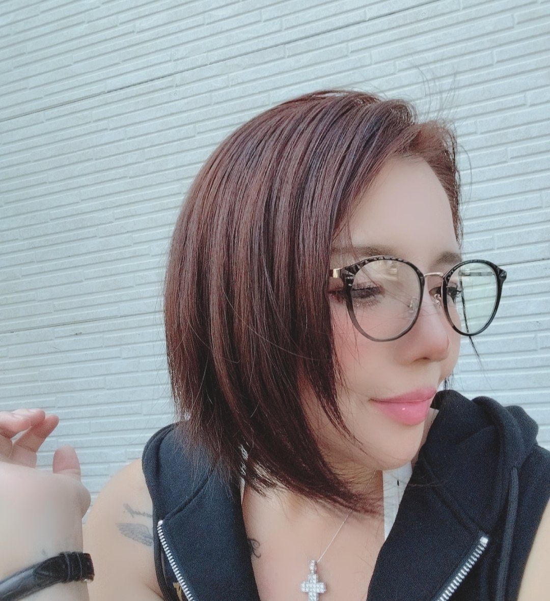 EichanRuichan's tweet photo. このえがさりちゃんみたいな髪型にしたくて、切っちゃった♡ 
前下りボブアシメって言うみたい👀
左右長さ違うの、髪かきあげるから私は、左長めの右短め、後ろは揃えるのは嫌だからバラつきにしてもらた!! https://t.co/Hysn1ZKUU8