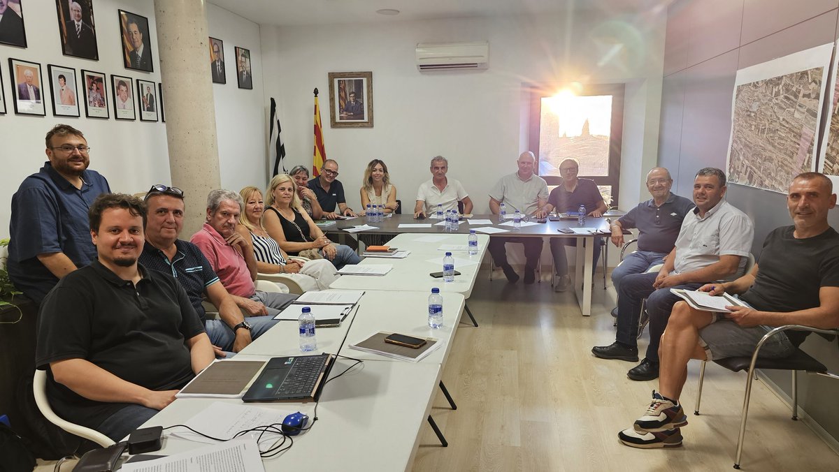 Avui hem celebrat reunió del grup de treball d’#Eines, format per alcaldies de tot Catalunya, compartint propostes per millorar l'urbanisme, l'habitatge i en definitiva garantir l’arrelament de les persones al #mónrural.

#EstatutdelsMunicipisRurals #EquilibriTerritorial #Equitat