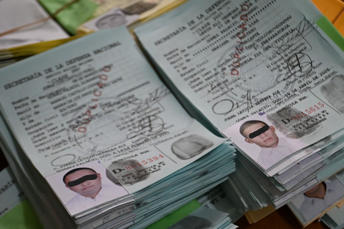 #GómezPalacio | Llaman a jóvenes de la Clase 2007 y remisos a tramitar su cartilla del Servicio Militar Nacional.

Oficina de Reclutamiento del gobierno municipal de Gómez Palacio acentúa importancia de contar con dicho documento.
puntosycontrapuntos.mx/2025/09/17/lla… 👈
