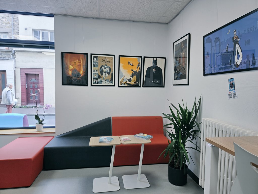 Un espace dédié aux 11-25 ans inauguré en centre-ville.
👉 Accueil, info et accompagnement par des pros sur l’emploi, la santé, le logement… 
✅ Il s'inscrit dans la politique jeunesse de la Ville, reconnue par le label national Information Jeunesse.
ℹ️ cherbourg.fr/agendas-et-act…