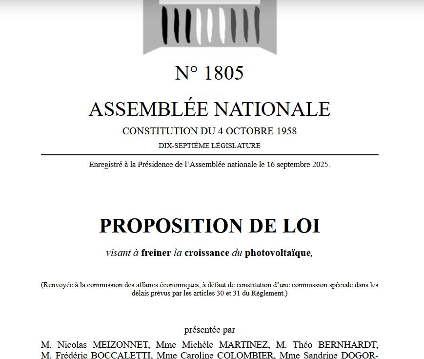 Richard_Loyen's tweet photo. Le RN a déposé une proposition de loi visant à freiner la croissance du photovoltaïque, cosignée par 50 députés RN et UDR. Un texte de loi avec 2 articles, pour abroger l’obligation de solariser les bâtiments neufs > à 500 m² et celle relative aux parkings > à 1500 m² 🤔🙄 https://t.co/BLzg2AKlNj
