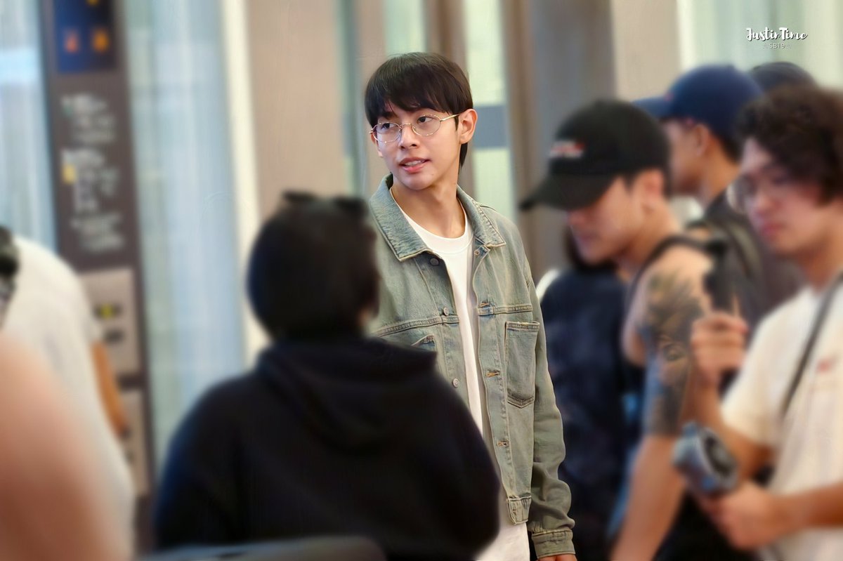 250917 SB19 Arrival at Haneda Airport

#SB19_JUSTIN <a href="/justintdedios/">justin</a> 

<a href="/SB19Official/">SB19 Official</a> #SB19
#SaWWorldTourTokyo