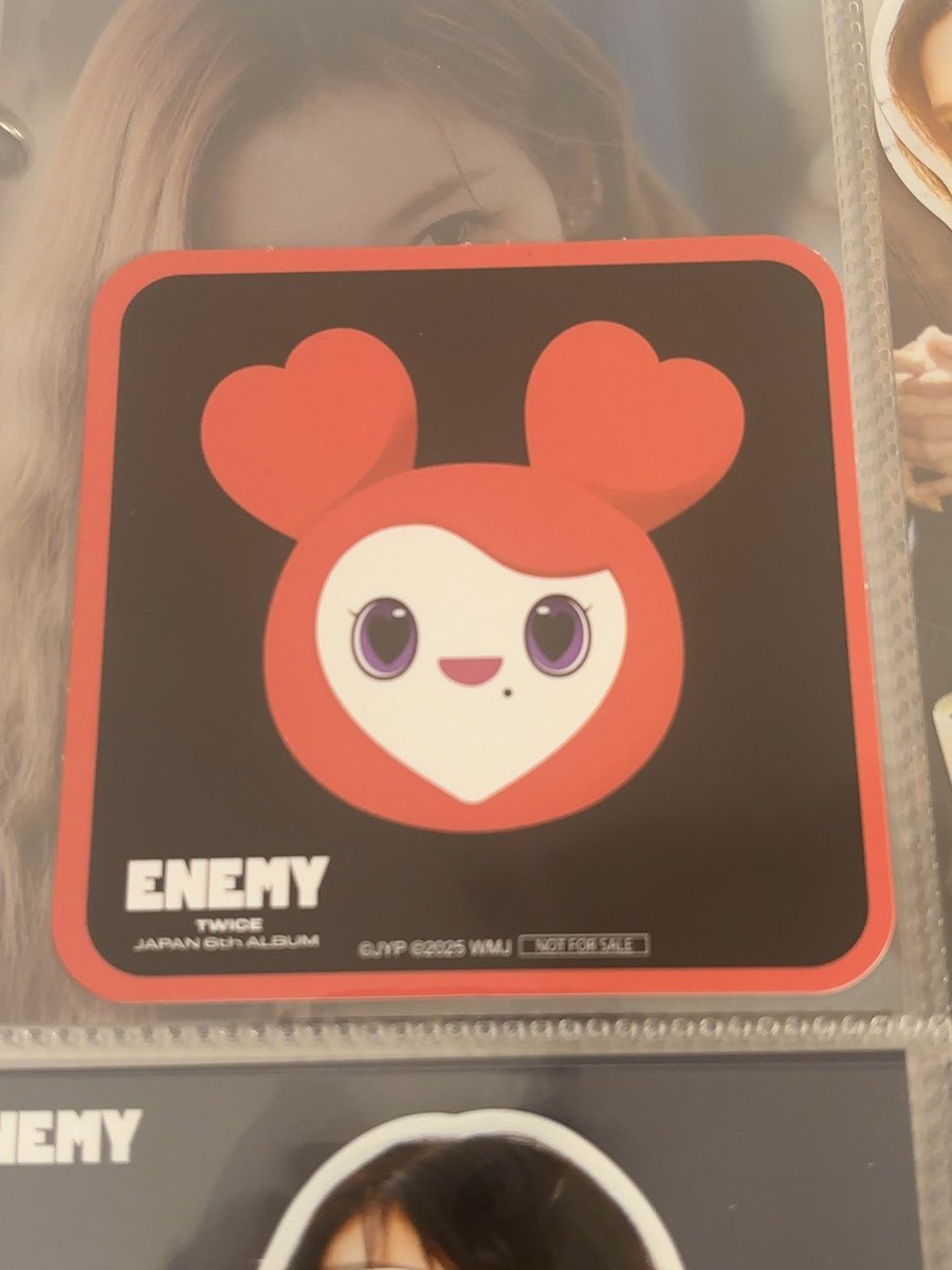 TWICE ラントレ 交換  
【譲】画像
【求】サナ、モモ、ツウィ
#TWICE #TWICE交換