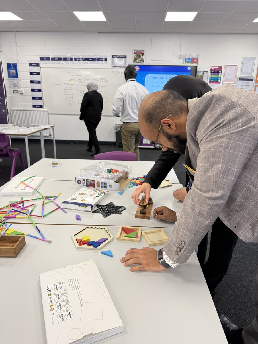 SmallHeathLA's tweet image. From puzzles to problem solving, our Maths team had brains buzzing at Open Evening! Visitors tested their skills with games, challenges and even scored a perfect 26/26! #OpenEvening #MathsInAction