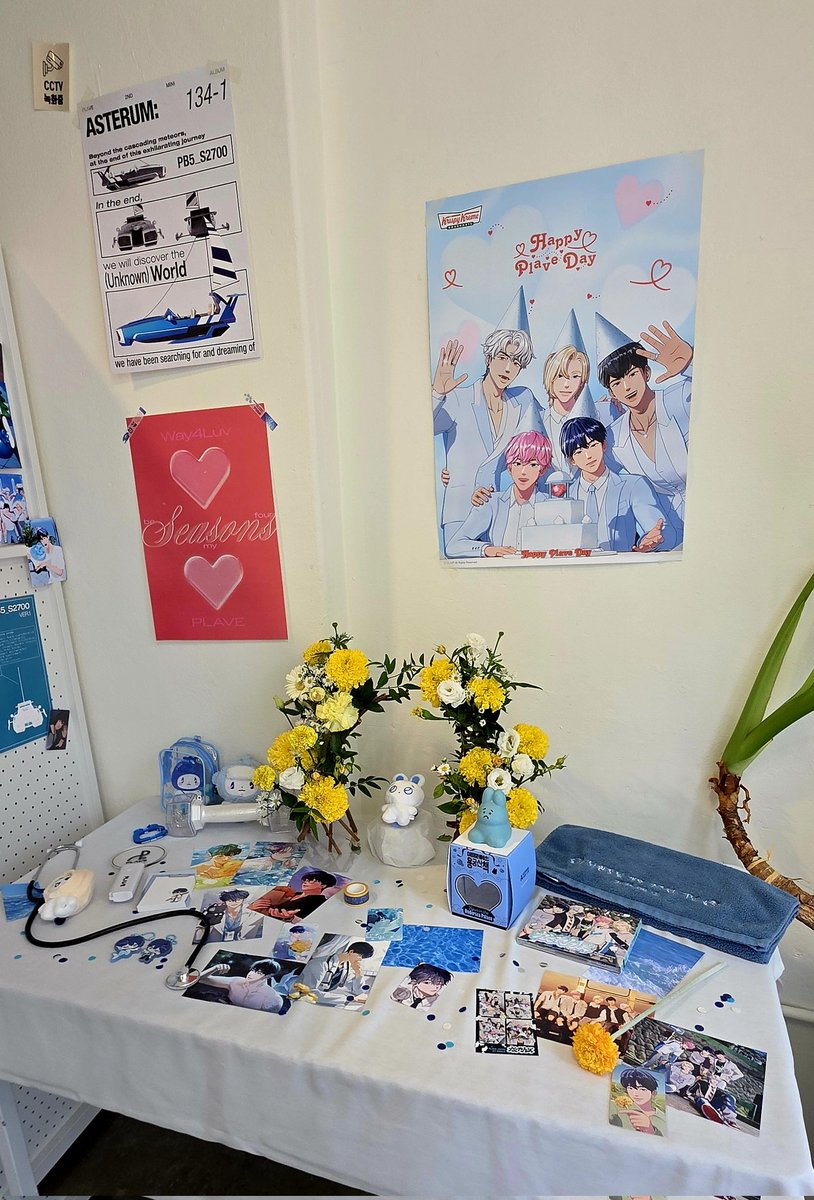 buny0925's tweet photo. #의사선생님의_이중생활 
#DOCTOR_OR_SIREN

요기도 아기자기 꾸민게 이뻐서 한참봤지💙
그리고 1대 응원봉 있길래 냅다 옆에 몌무 눕힘
어음..! 생각보다.. 큰데여? ᱍᱍᱍᱍᱍᱍᱍᱍᱍᱍᱍᱍᱍᱍ
되게 작을줄 알았는데!💙
아뵹전 응원봉을 실제로 볼수있어 좋았다!💙 https://t.co/30yOE1RUJ9