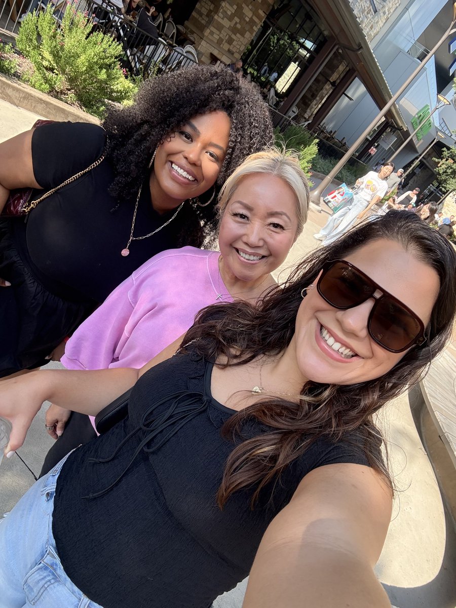 We're celebrating one of our kiddo's birthday! We had such a good time. It takes a village... <a href="/MrsChung153/">Grace Chung</a> <a href="/applesolutely_/">Miss Maranto</a> <a href="/VaughnElemFISD/">Vaughn Elementary</a>