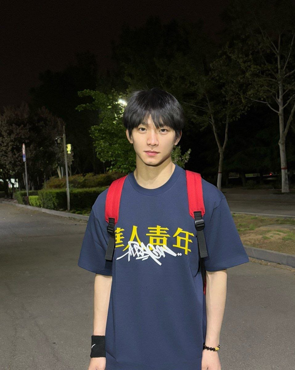 爱健身的小男孩 tweet media