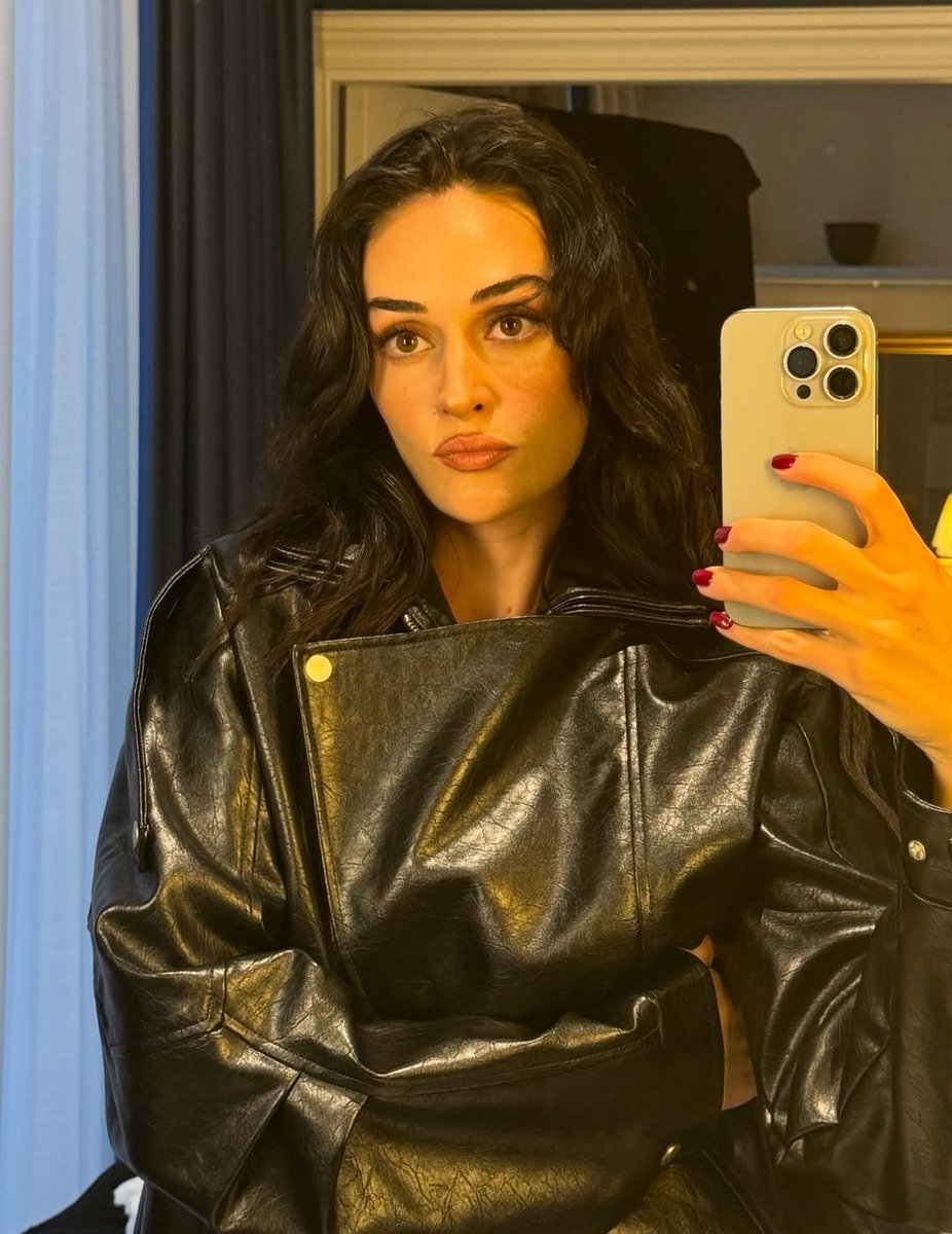 no context esra bilgiç (@nocontextesrab) on Twitter photo 