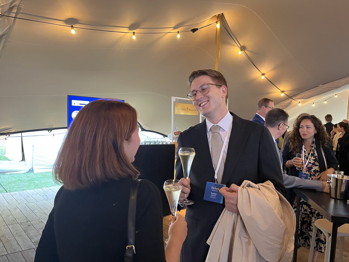 SMEunited's tweet photo. The #EUBack2Business reception is underway in Brussels at Royal Belgian Institute of Natural Sciences! 

An evening of exchange and networking at the start of the political year. https://t.co/18Uq6CohEn