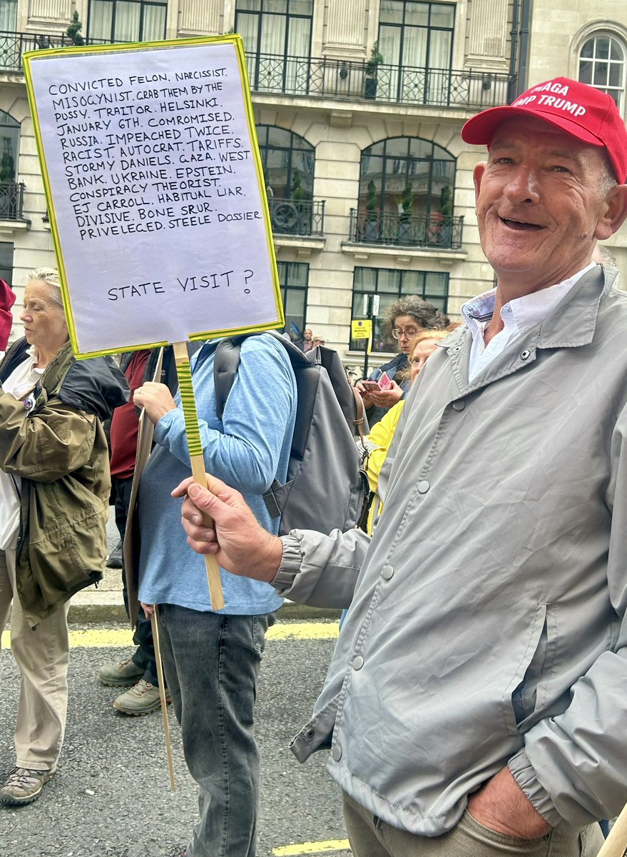 allyc375's tweet image. I did the whole  #StopTrumpProtest march despite being mid arthritis flare up. Many of us kept the reputation of the over 50s up.  Now I am in horrible pain but it was worth it. The younger ones however…🇬🇧👍