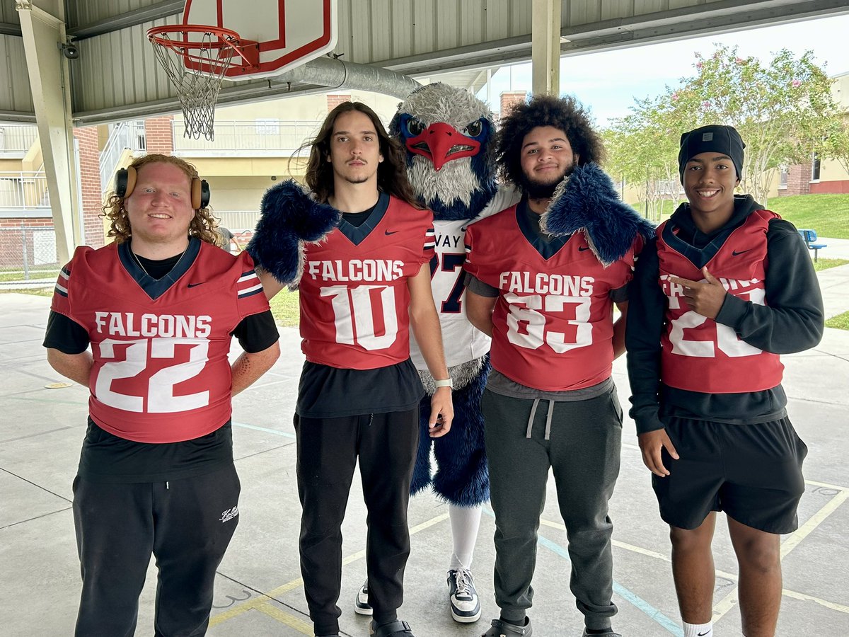 FHS Football spending time with Schrader Elementary students!
“One Team-One Unit”