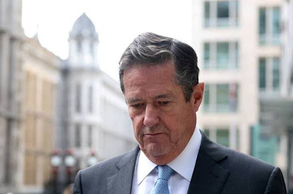 🚨 BREAKING: Rep. Thomas Massie just named former Barclays CEO Jes Staley as one of the men survivors were trafficked to by Jeffrey Epstein &amp; Ghislaine Maxwell — saying there are at least 19 others. This came during FBI Director Kash Patel’s tense House Oversight hearing.

Keep