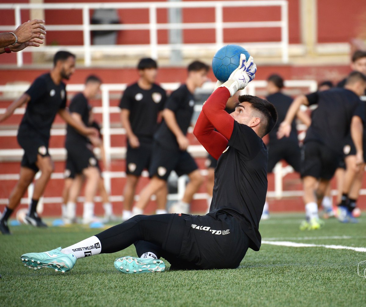 Con los tres puntos entre ceja y ceja. 🔥

#AlmeríaBLinares
#EsLoQueEres 💙