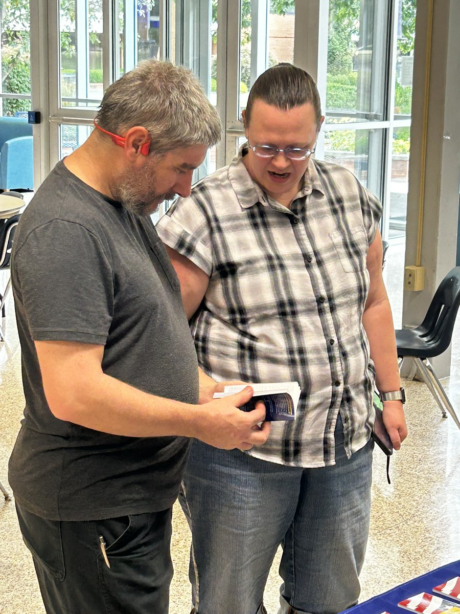 📜Happy Constitution Day!📜
Students and Staff at Mountain Gateway Community College honor the signing of the U.S. Constitution on September 17, 1787 — a foundational moment in our nation’s history and a recognition of all who have become U.S. citizens.