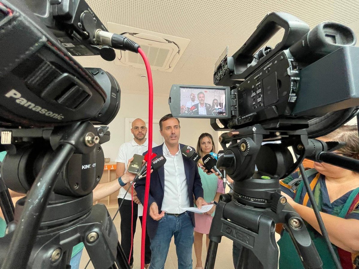 🏫 El govern de Tortosa, amb <a href="/MovemTortosa/">MOVEM TORTOSA</a> al capdavant, ha fet possible les dues primeres llars d’infants públiques al nucli urbà de la ciutat.

‼️ Fins ara, era la única capital de comarca de Catalunya sense aquest servei.

👏🏻 Enhorabona <a href="/JordiJordanEbre/">Jordi Jordan</a> i equip!
