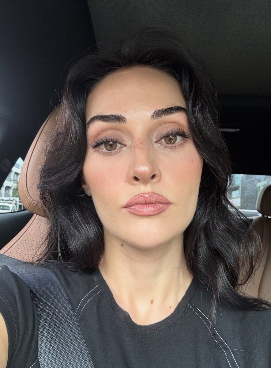 kalemle cizilmis gibi...kusursuz❤️‍🔥